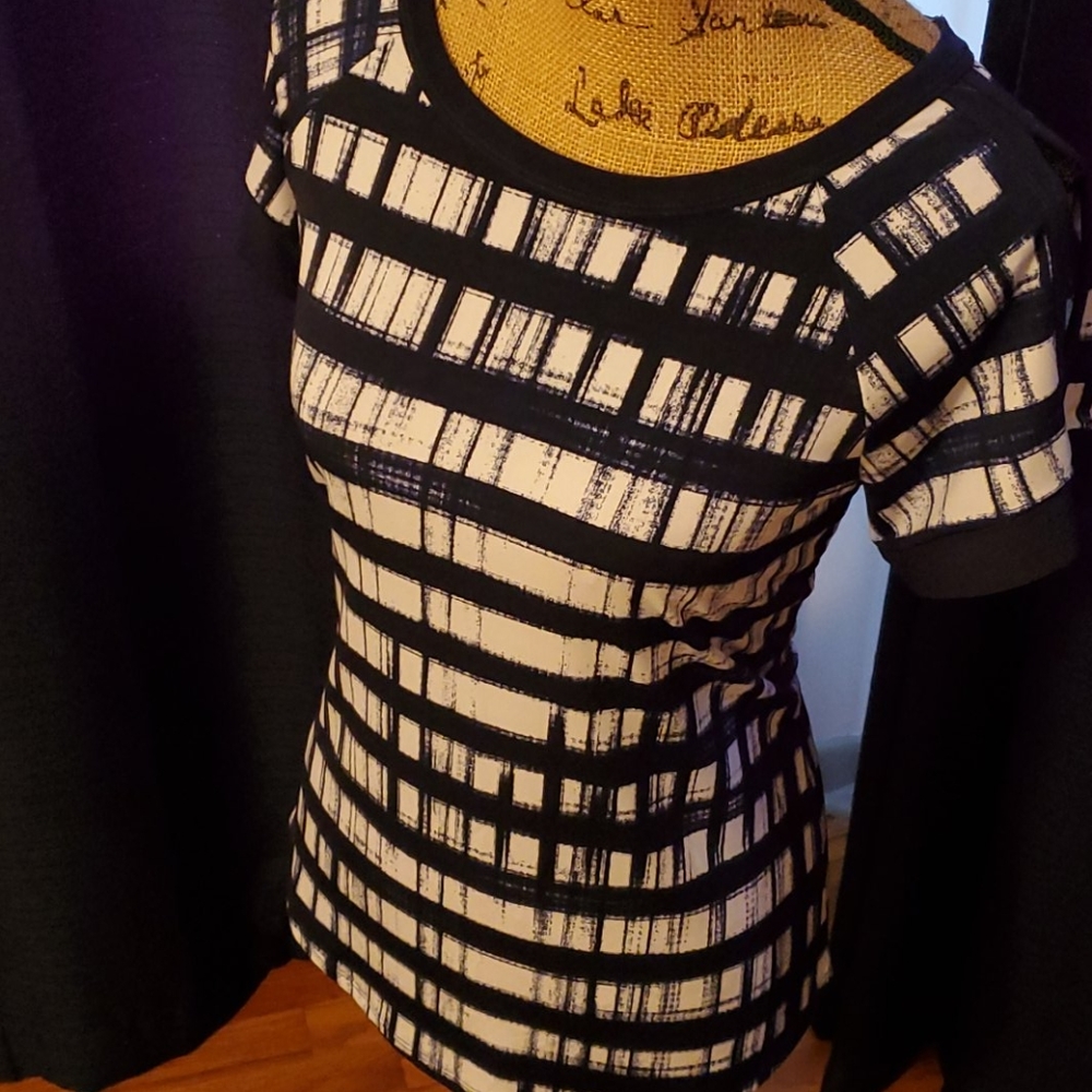 Cold shoulder top